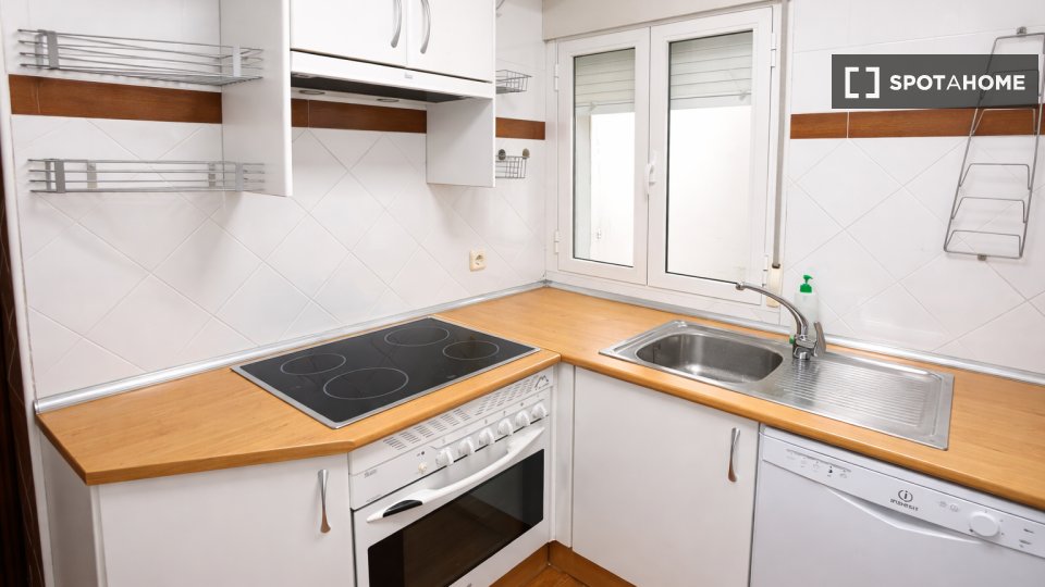 Double room Madrid, 4 beds, 75m² — photo 13