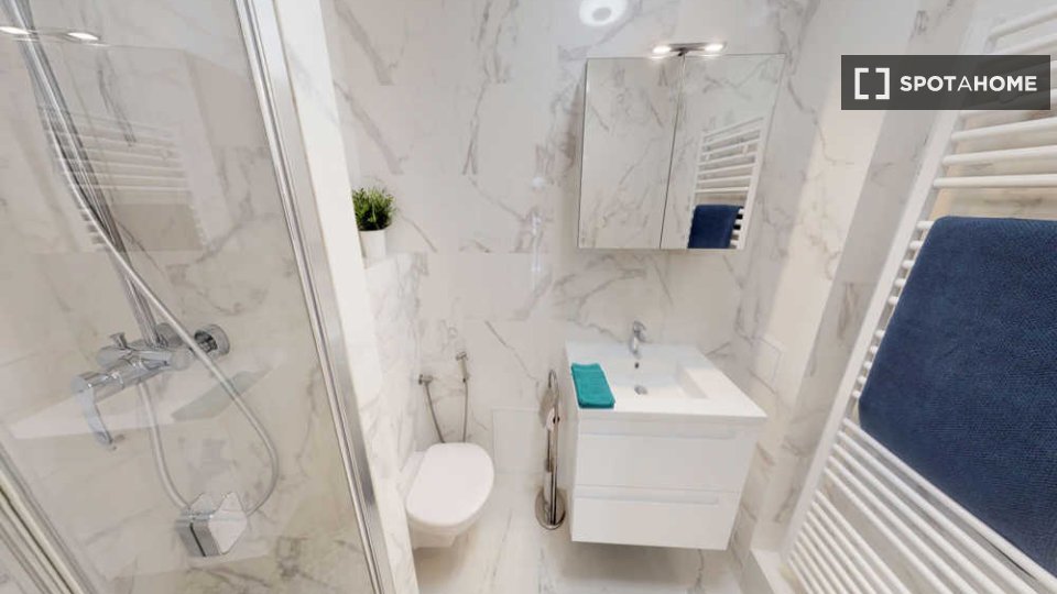 Double room Paris, 5 beds, 110m² — photo 12