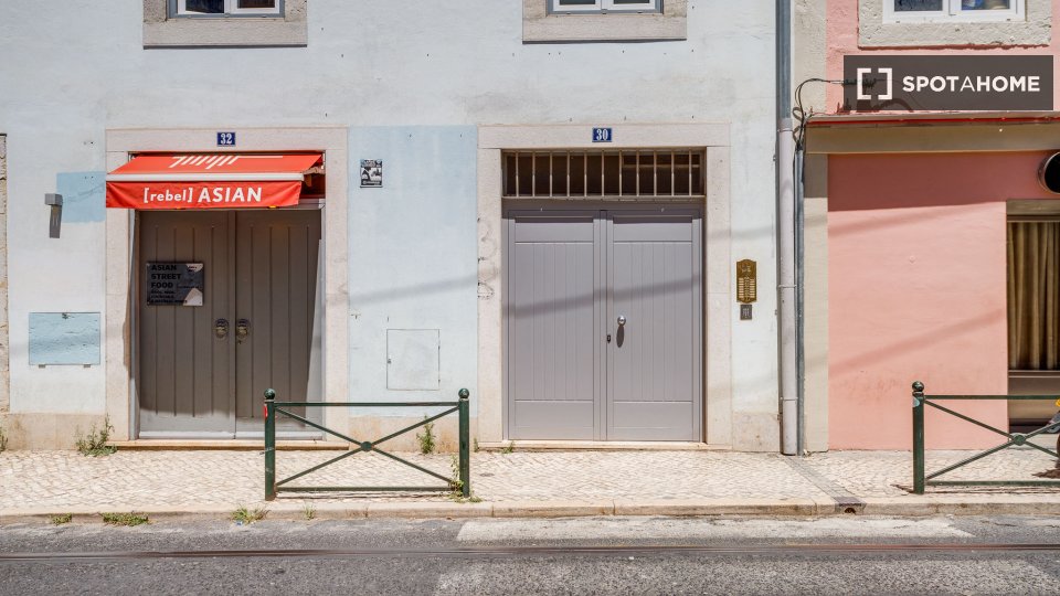 Apartment Lisbon, 2 beds — photo 50