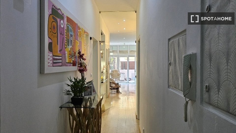 Double room Lisbon, 1 bed, 120m² — photo 16