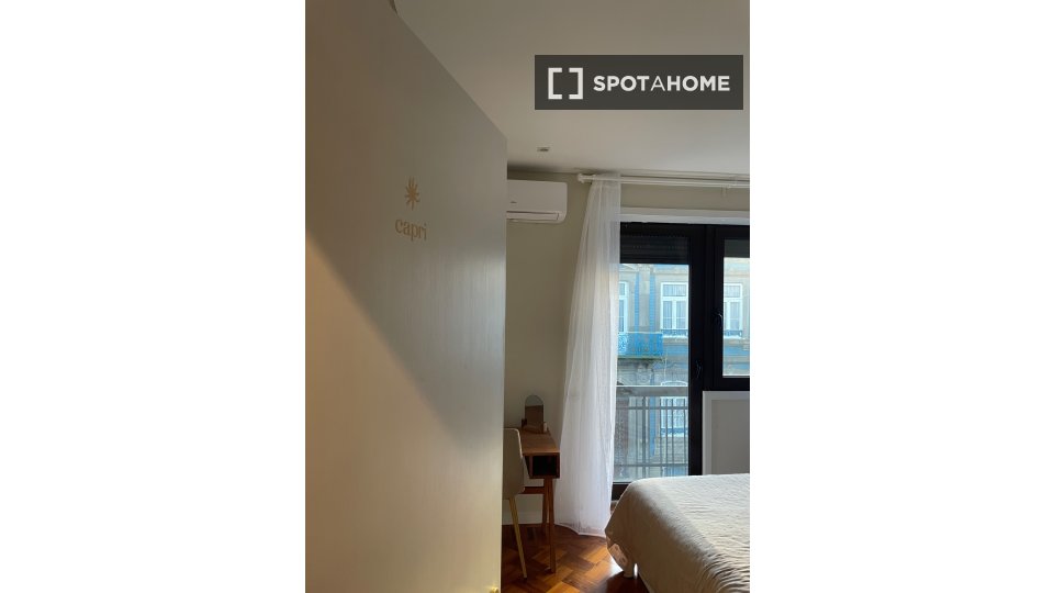 Double room Porto, 5 beds, 180m² — photo 14