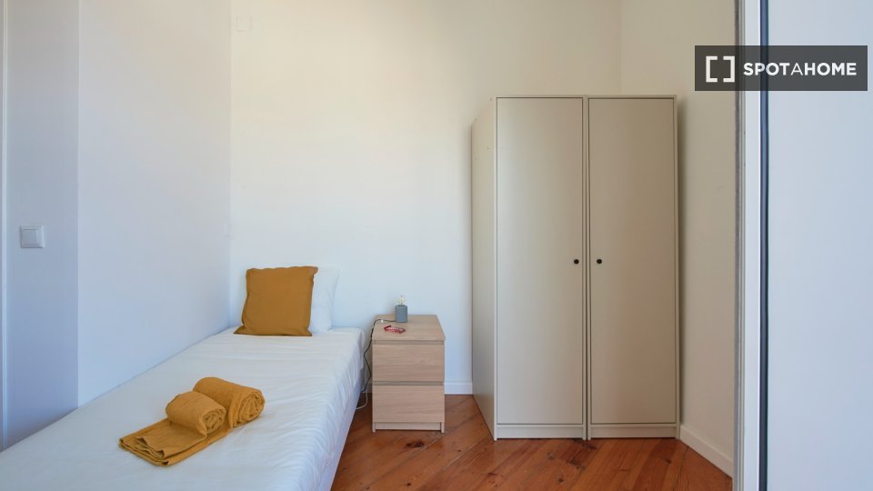 Double room Lisbon, 7 beds — photo 17