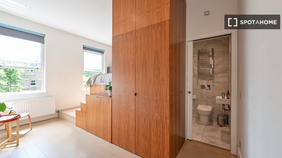 Apartment mono London — photo 1