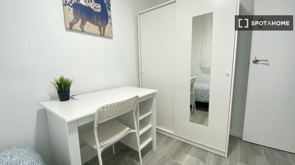 Double room Madrid, 4 beds — photo 8