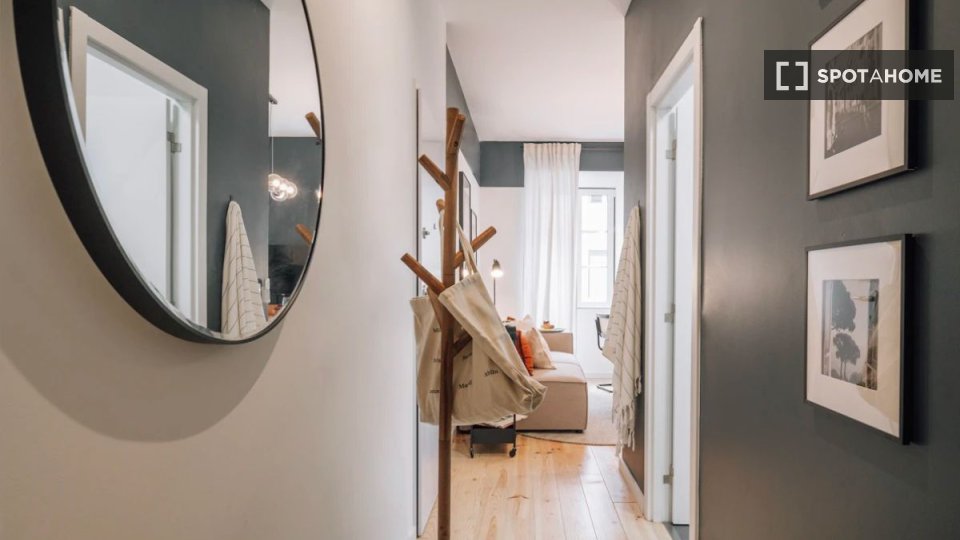 Apartment Lisbon, 1 bed — photo 2