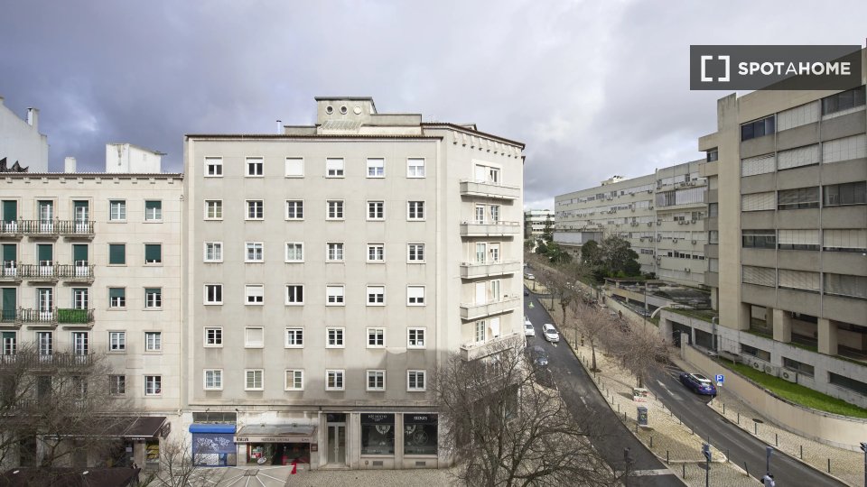 Double room Lisbon, 6 beds — photo 14