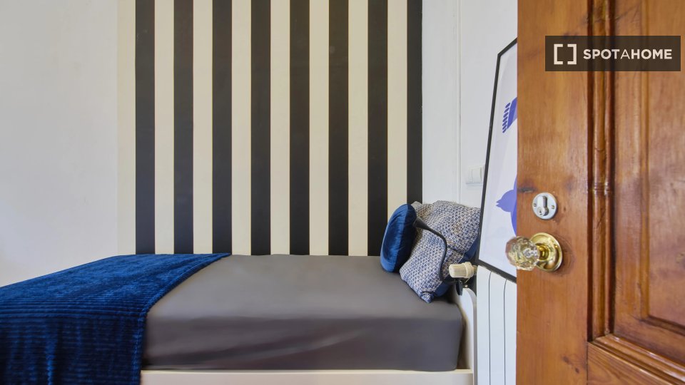 Double room Lisbon, 7 beds — photo 1
