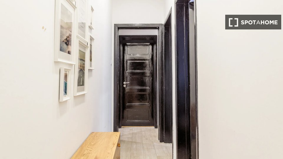 Double room Lisbon, 3 beds — photo 12