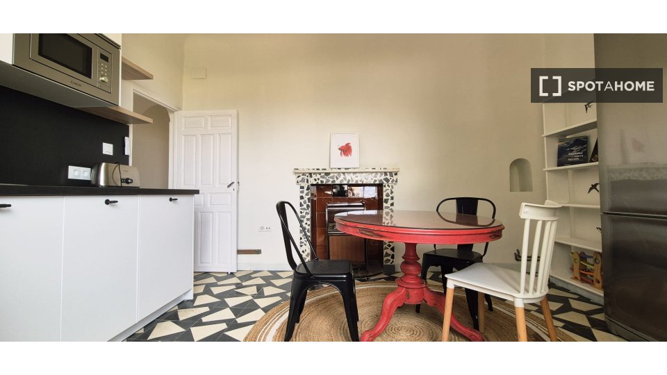 Double room Granada, 3 beds, 100m² — photo 4