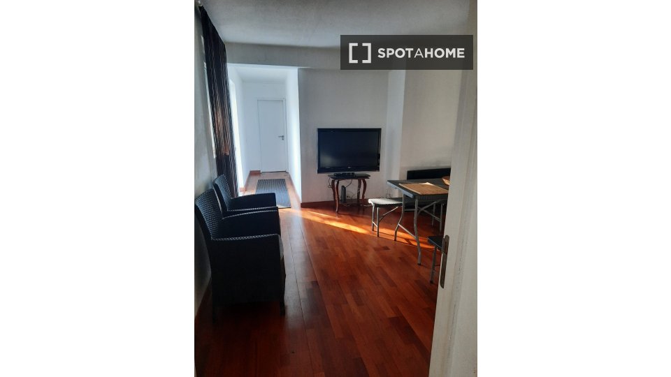 Double room Lisbon, 5 beds — photo 8
