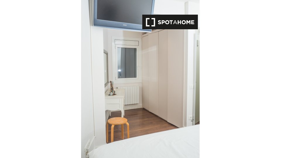 Apartment Barcelona, 4 beds, 121m² — photo 12