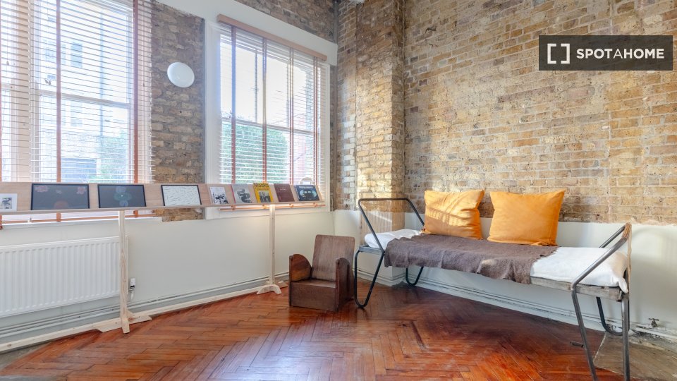 Apartment London, 1 bed, 32m² — photo 1