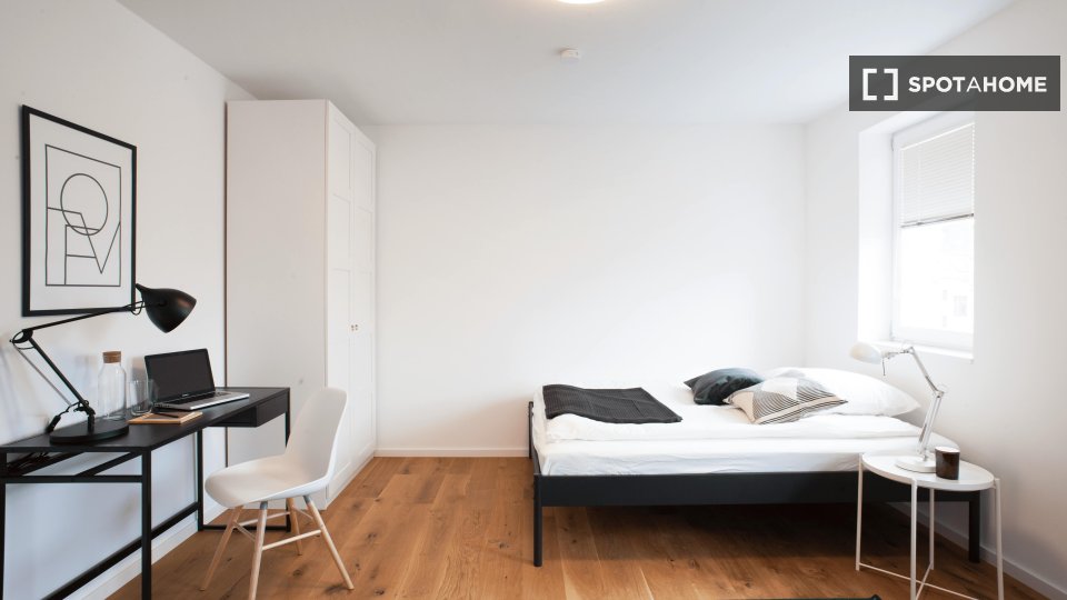 Double room Berlin, 7 beds, 238m² — photo 17