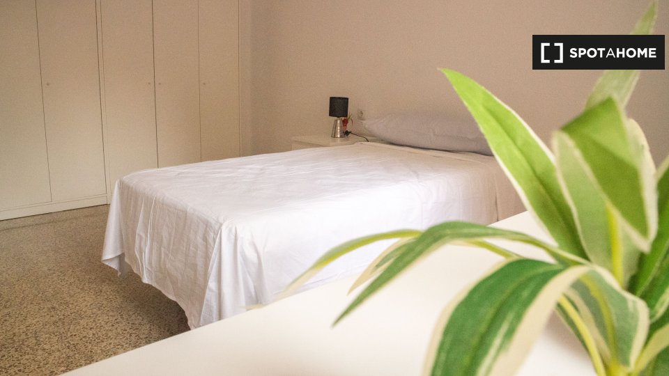 Double room Valencia, 4 beds — photo 17