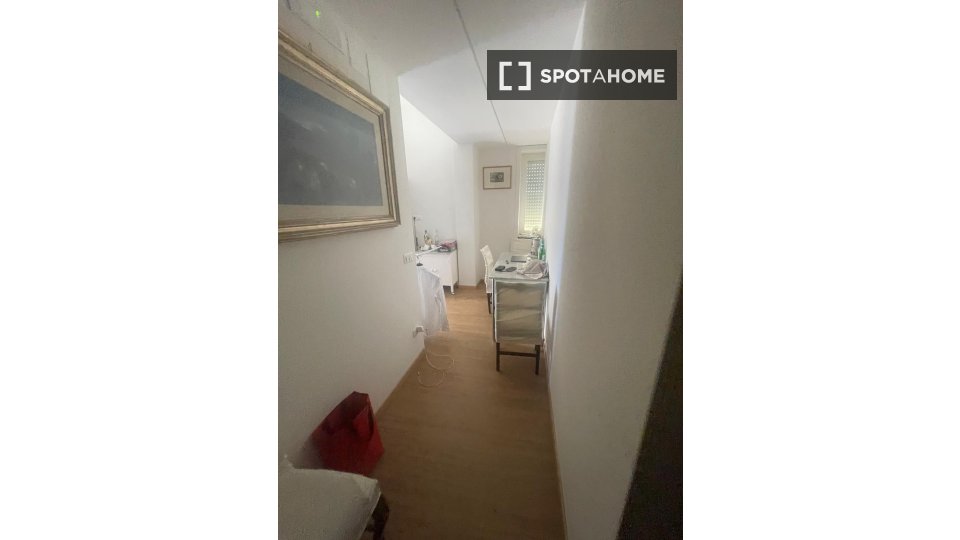 Double room Rome, 3 beds — photo 7