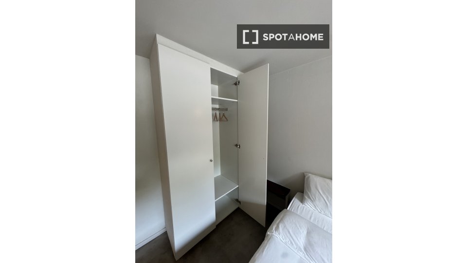 Double room Brussels, 3 beds, 95m² — photo 12