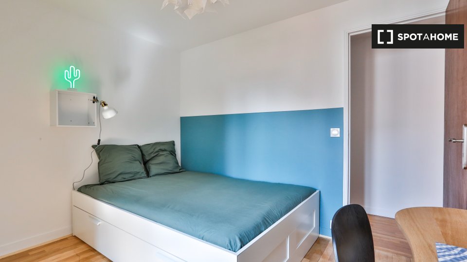Double room Paris, 4 beds, 72m² — photo 1