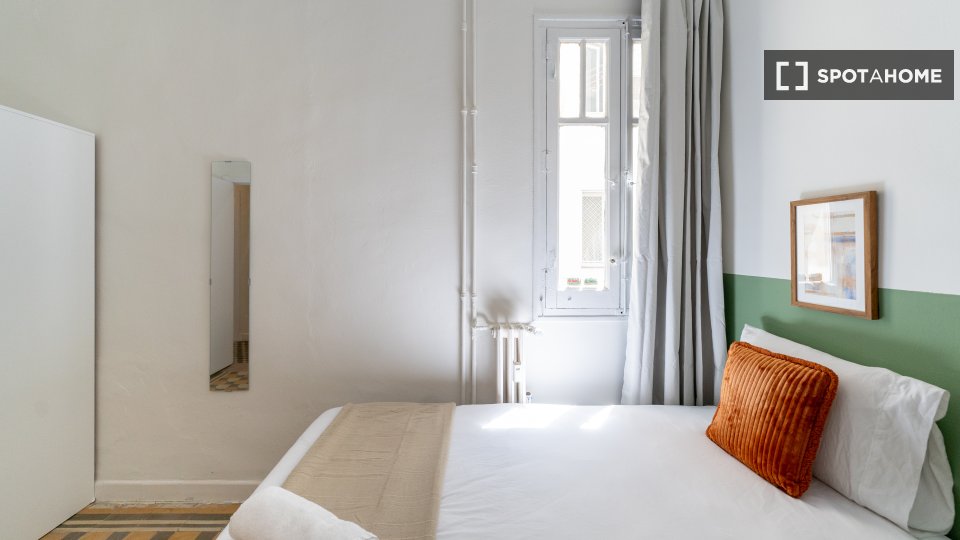 Double room Madrid, 7 beds — photo 9