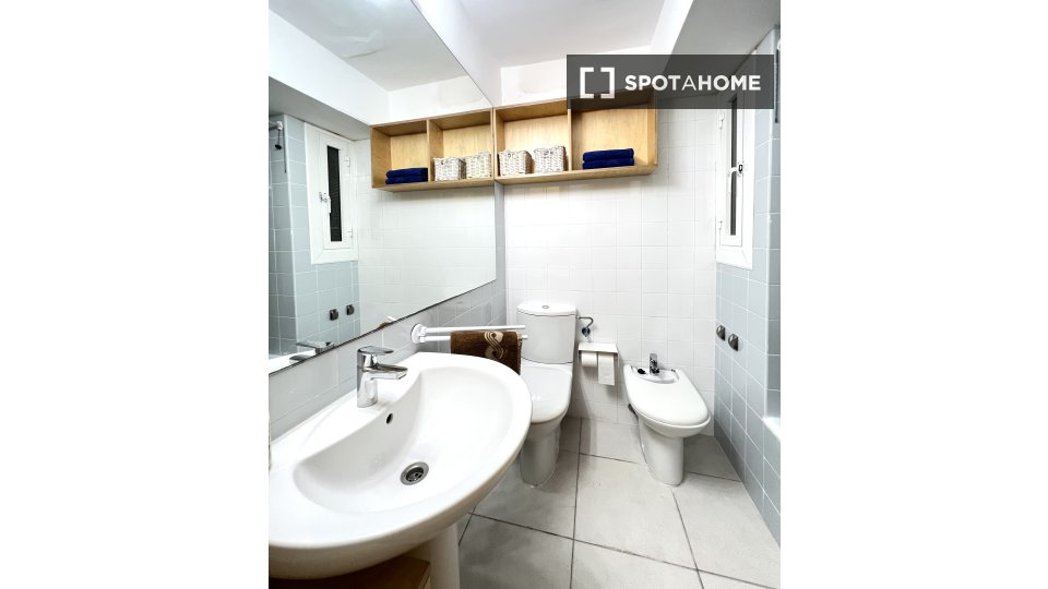 Apartment Alicante, 2 beds, 70m² — photo 17