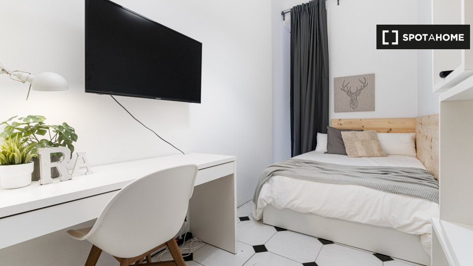 Double room Barcelona, 8 beds, 140m² — photo 4