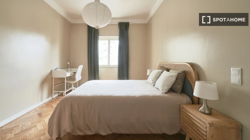 Double room Lisbon, 9 beds — photo 13