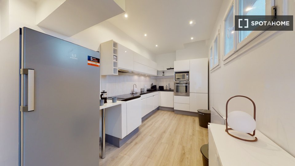 Apartment Paris, 7 beds — photo 4