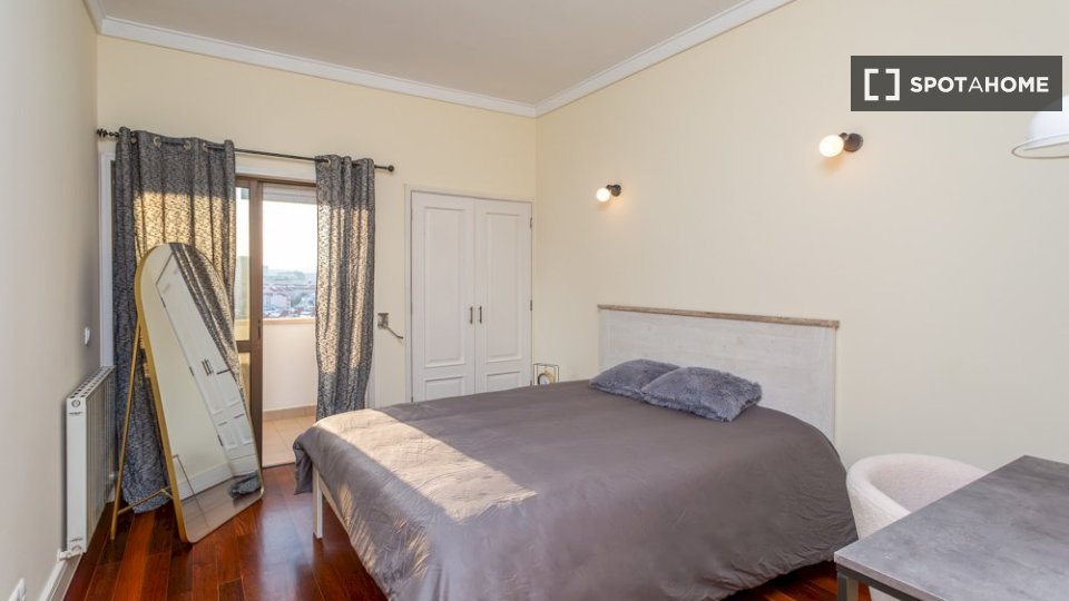 Double room Lisbon, 8 beds — photo 1
