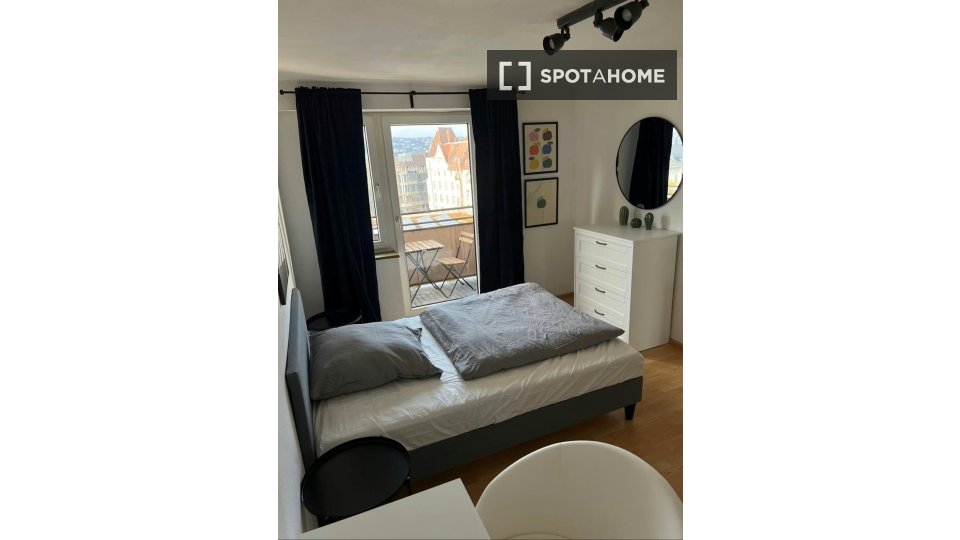 Double room Stuttgart, 3 beds, 80m² — photo 2