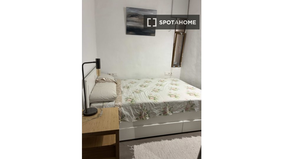 Double room Barcelona, 1 bed, 70m² — photo 10