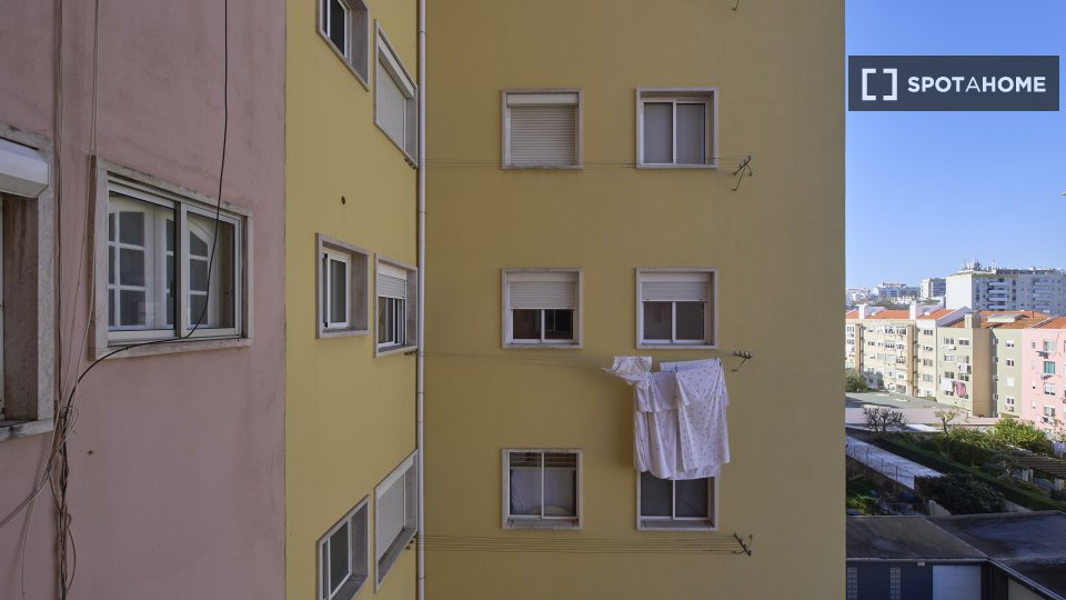 Double room Lisbon, 5 beds — photo 12