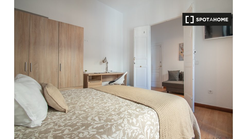 Double room Madrid, 5 beds — photo 10