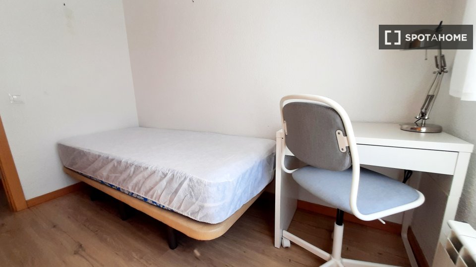 Double room Madrid, 4 beds, 90m² — photo 37