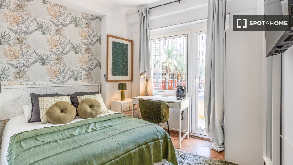 Double room Alicante, 8 beds, 200m² — photo 1