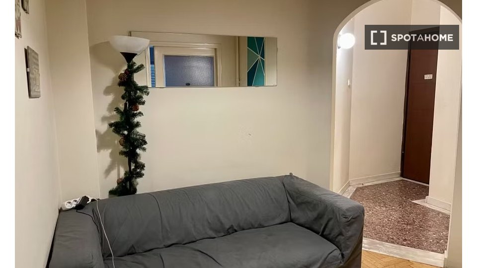 Double room Athens, 5 beds — photo 12