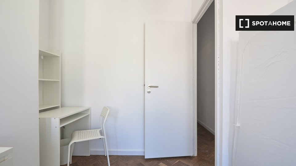 Double room Lisbon, 16 beds — photo 13