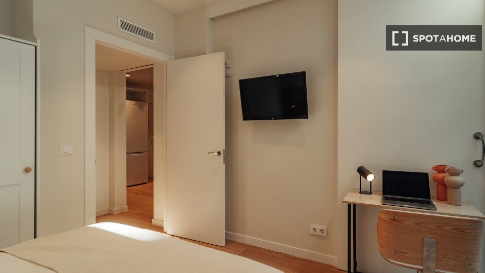 Apartment Barcelona, 1 bed, 40m² — photo 1