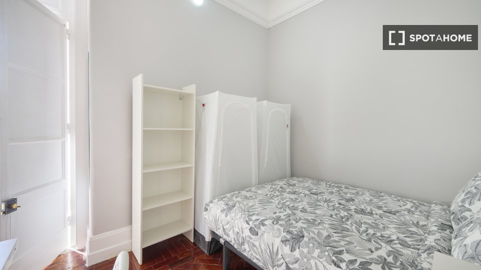 Double room Lisbon, 16 beds — photo 8