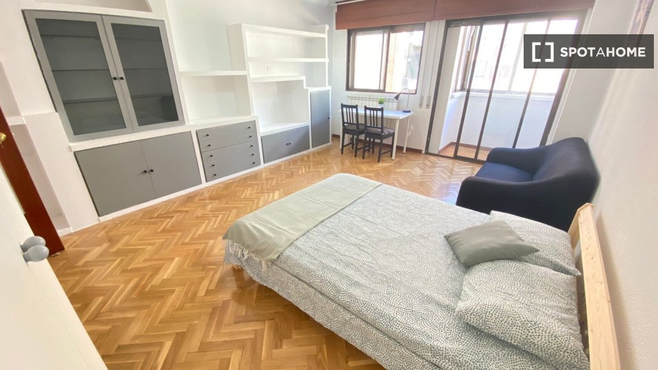 Double room Madrid, 5 beds — photo 19