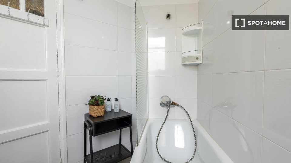Double room Madrid, 5 beds — photo 2