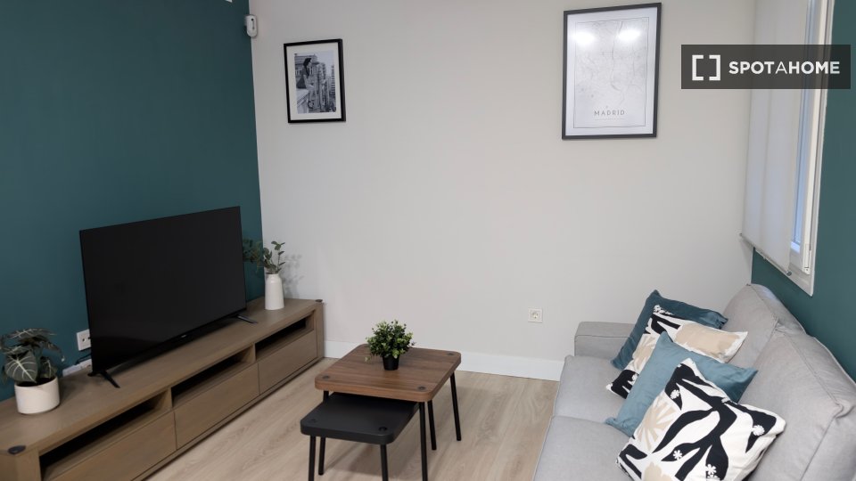 Apartment Madrid, 2 beds, 53m² — photo 16
