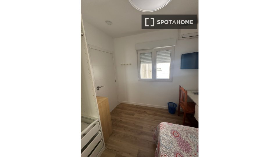 Double room Malaga, 8 beds, 270m² — photo 24