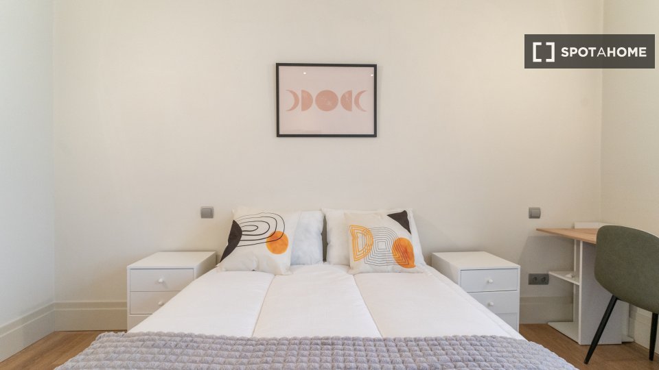 Double room Madrid, 6 beds — photo 1