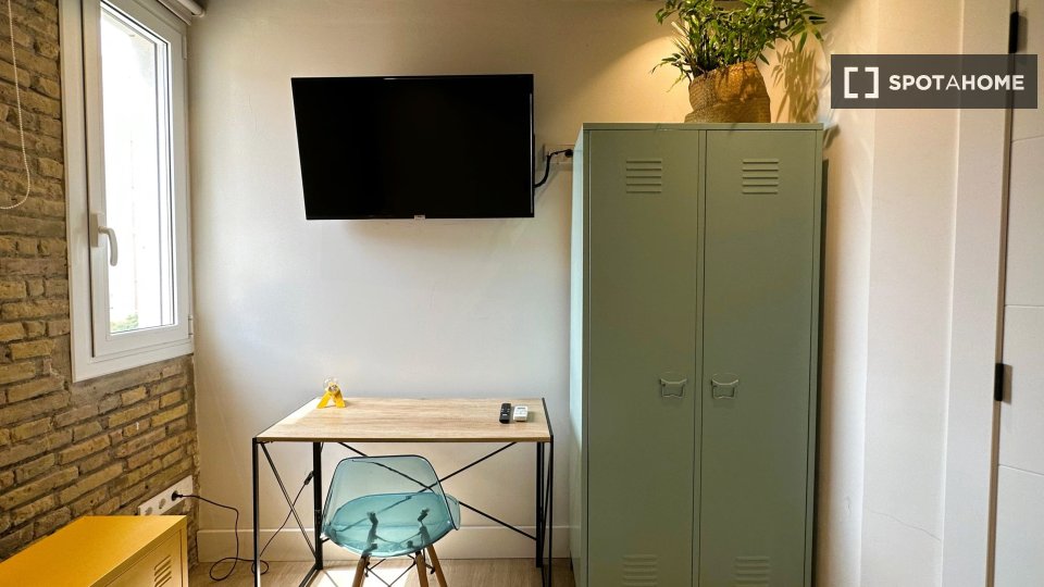 Double room Valencia, 5 beds, 100m² — photo 5