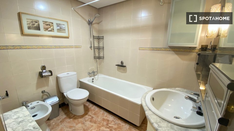 Double room Madrid, 7 beds — photo 10