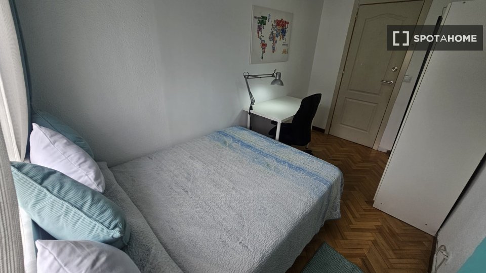 Double room Alcala_De_Henares, 6 beds, 150m² — photo 24