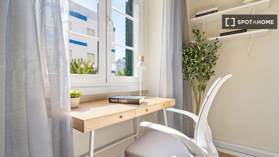Double room Lisbon, 5 beds — photo 13