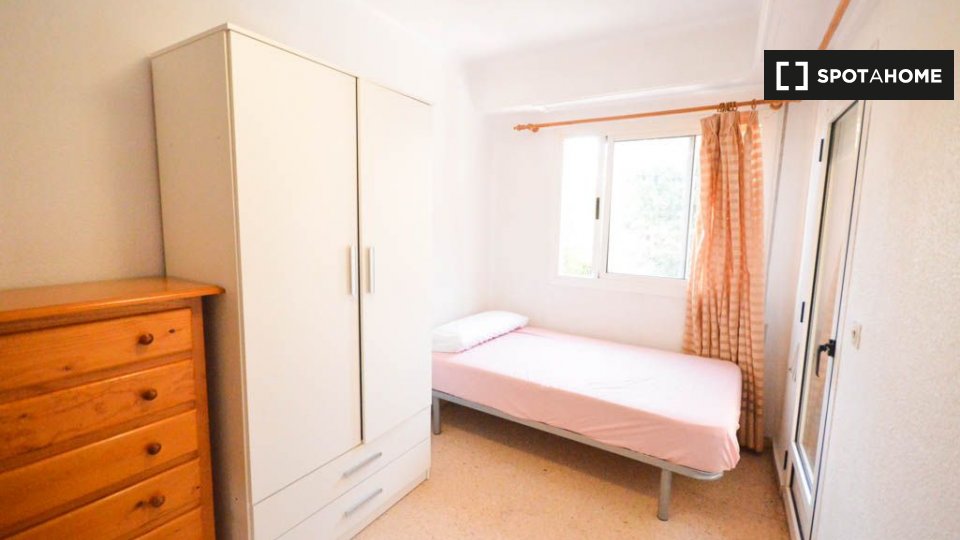 Double room Valencia, 5 beds — photo 20