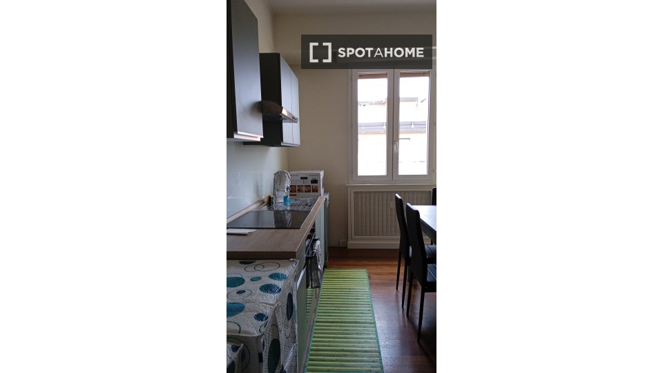 Double room Bologna, 8 beds, 185m² — photo 2