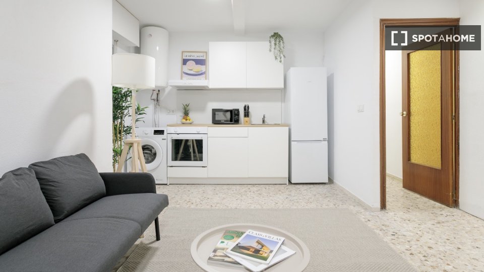 Double room Alicante, 4 beds, 100m² — photo 10