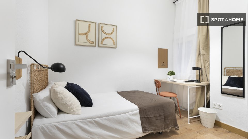 Double room Madrid, 7 beds — photo 21
